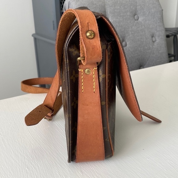 Louis Vuitton Cartouchiere GM Messenger Unisex Crossbody Bag - Picture 5 of 17